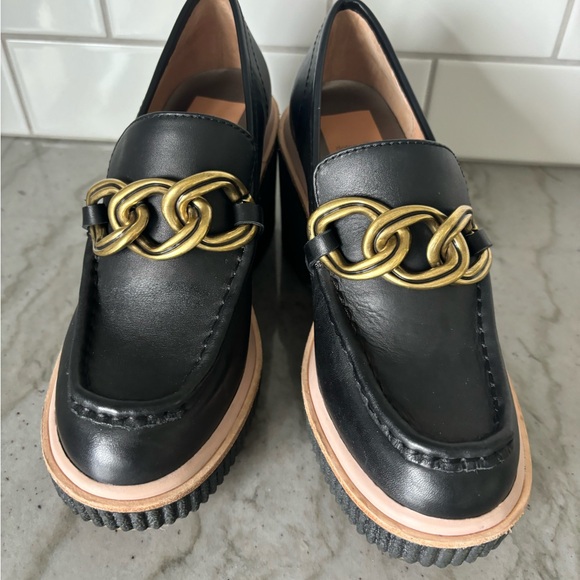 Dolce Vita Black Leather Platform Loafers with Gold Chain size 7 - Picture 2 of 6
